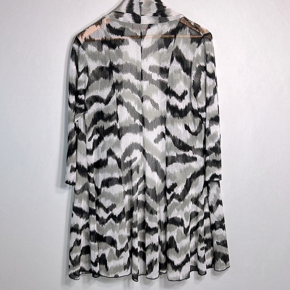 Black, White, and Grey Animal Print Full Length Duster size M - Picture 5 of 5
